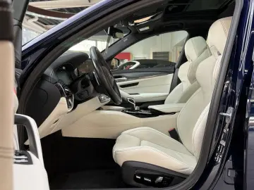 BMW M5 M Drivers P. Sitzbelüftung Glasdach