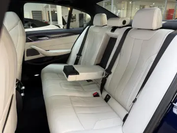 BMW M5 M Drivers P. Sitzbelüftung Glasdach