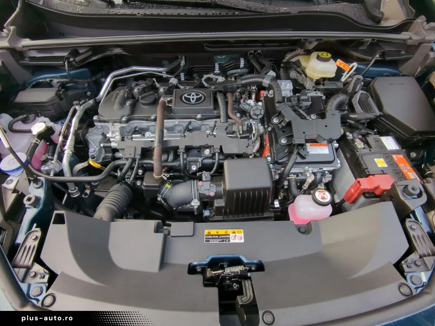 TOYOTA C-HR Plug-In Hybrid 2.0 EU6e FWD (Syst.223 PS) C