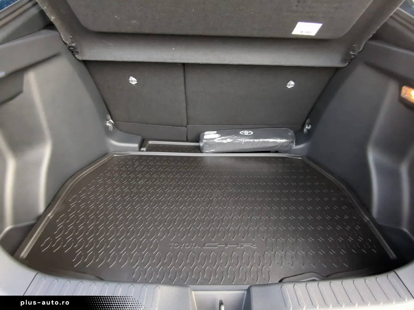 TOYOTA C-HR Plug-In Hybrid 2.0 EU6e FWD (Syst.223 PS) C