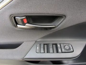 TOYOTA C-HR Plug-In Hybrid 2.0 EU6e FWD (Syst.223 PS) C