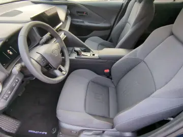 TOYOTA C-HR Plug-In Hybrid 2.0 EU6e FWD (Syst.223 PS) C