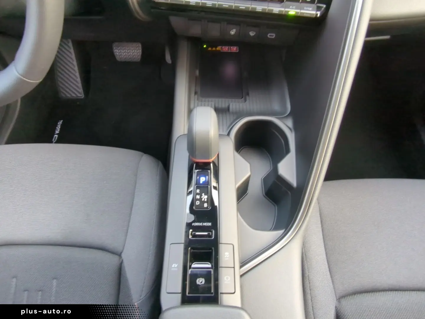 TOYOTA C-HR Plug-In Hybrid 2.0 EU6e FWD (Syst.223 PS) C