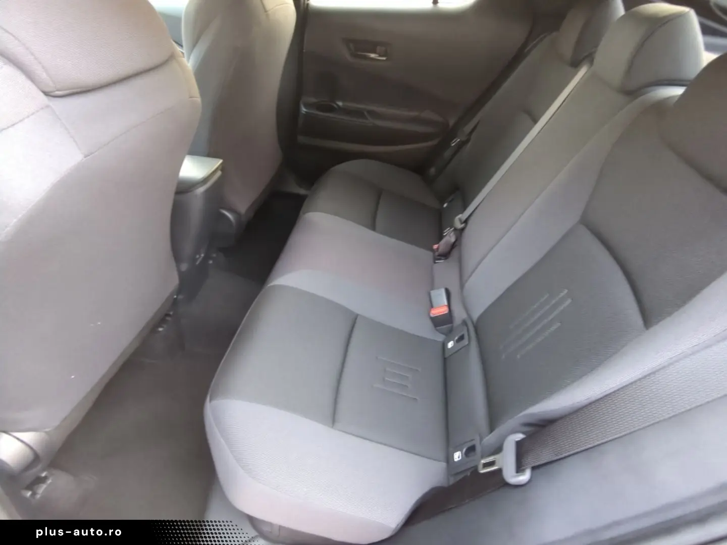 TOYOTA C-HR Plug-In Hybrid 2.0 EU6e FWD (Syst.223 PS) C