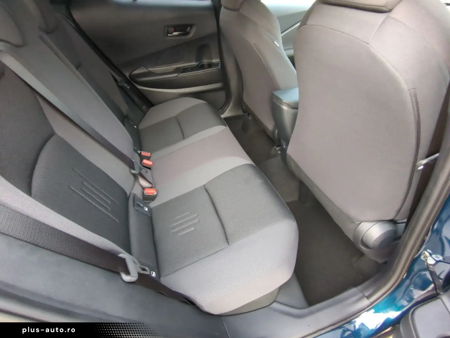 TOYOTA C-HR Plug-In Hybrid 2.0 EU6e FWD (Syst.223 PS) C