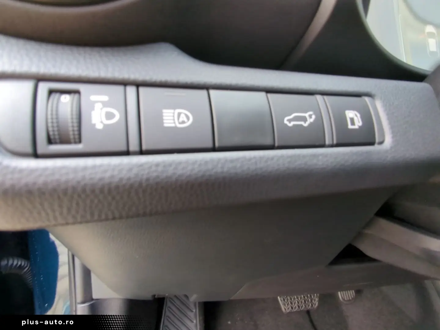 TOYOTA C-HR Plug-In Hybrid 2.0 EU6e FWD (Syst.223 PS) C