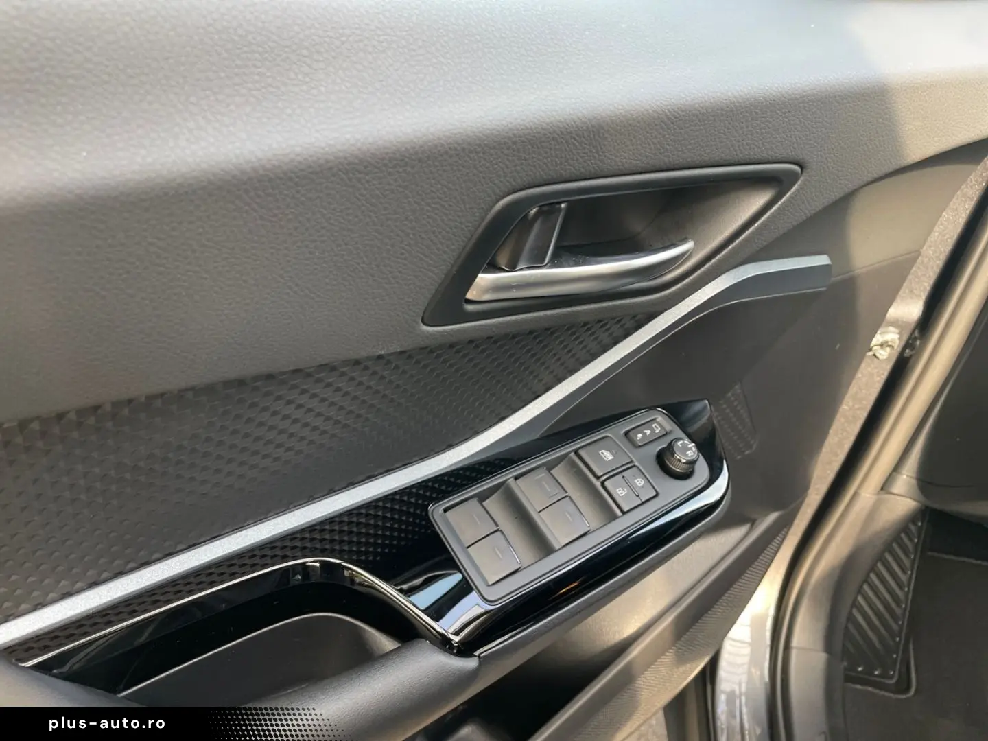 TOYOTA C-HR 2.0 Hybrid Team D  LED ACC CarPlay CAM SHZ