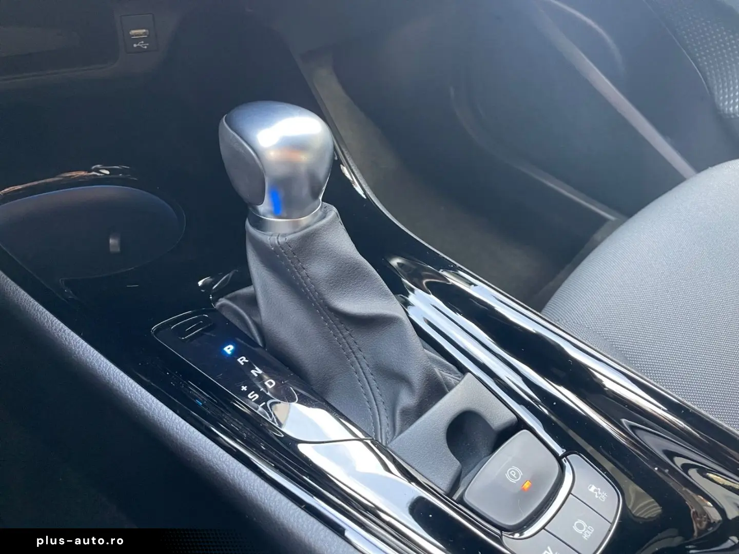 TOYOTA C-HR 2.0 Hybrid Team D  LED ACC CarPlay CAM SHZ