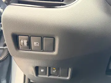 TOYOTA C-HR 1 8l  PDCv h RFK SHZ Navi