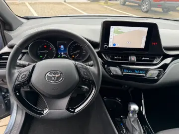 TOYOTA C-HR 1 8l  PDCv h RFK SHZ Navi