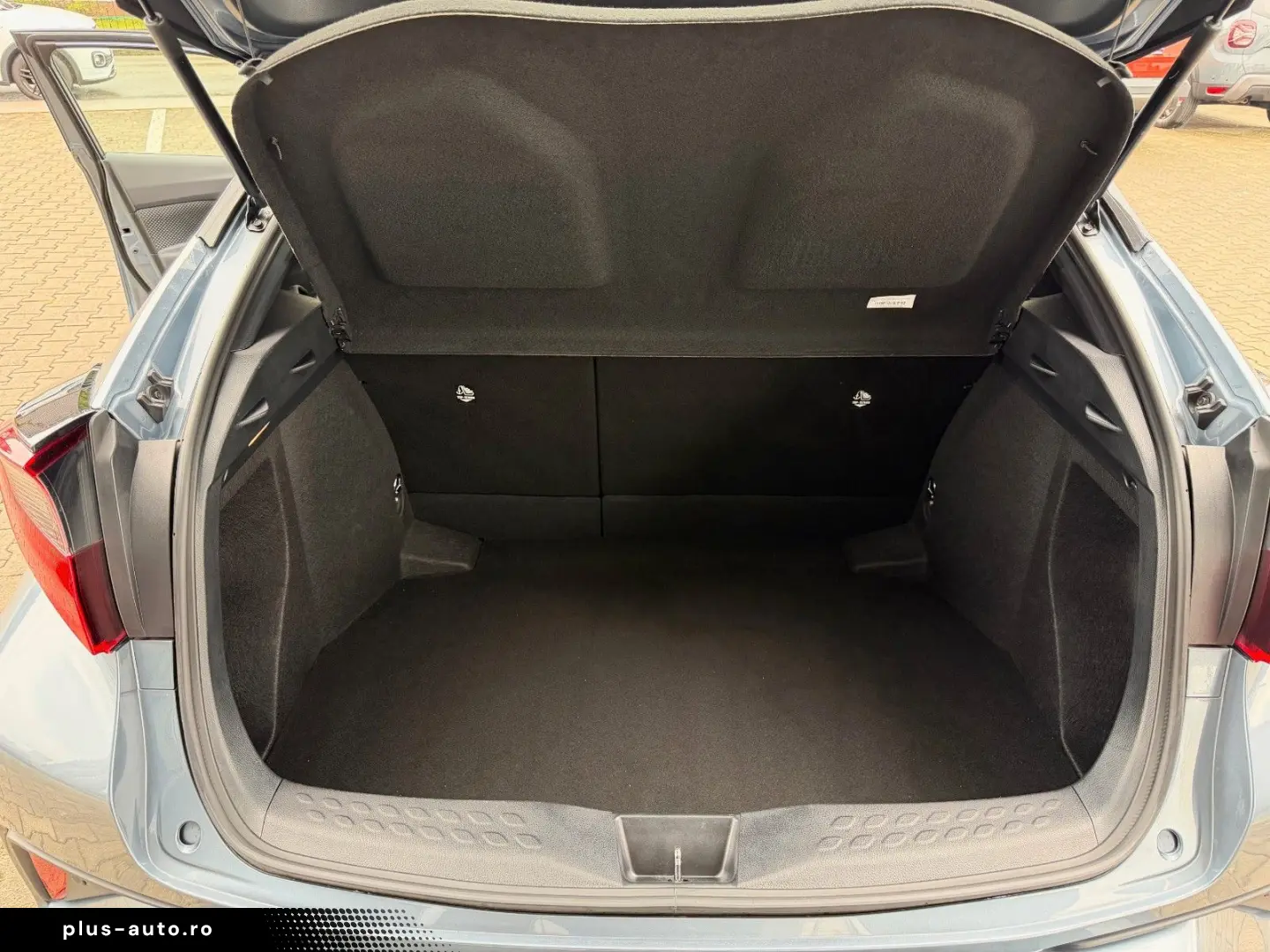 TOYOTA C-HR 1 8l  PDCv h RFK SHZ Navi