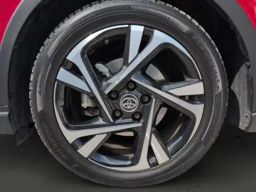 TOYOTA C-HR Hybrid Team D Navi LED Apple CarPlay Androi