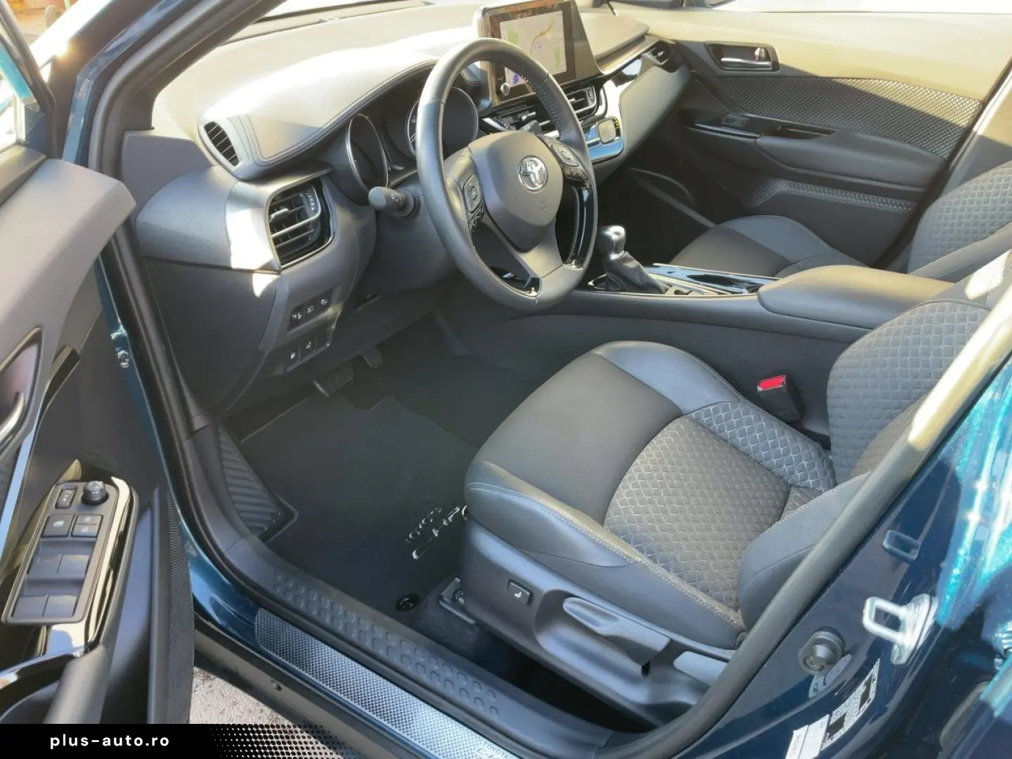 TOYOTA C-HR 1.8 Team D ACC LED Navi SHZ 2xKlima Kam. LM