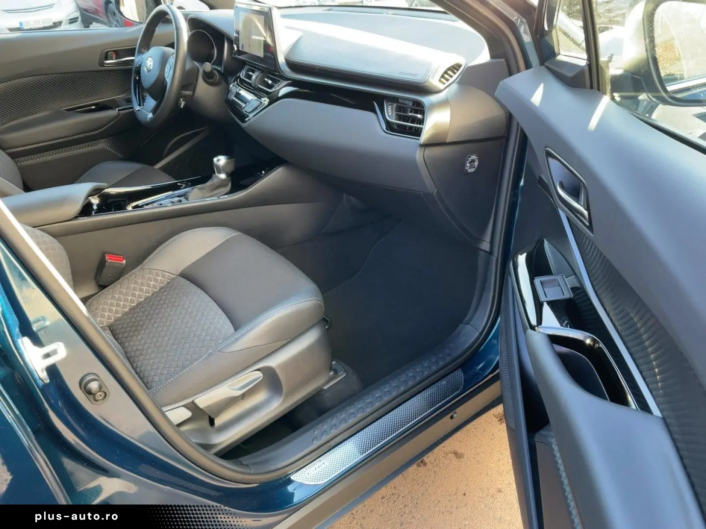 TOYOTA C-HR 1.8 Team D ACC LED Navi SHZ 2xKlima Kam. LM