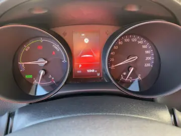 TOYOTA C-HR 1.8 Team D ACC LED Navi SHZ 2xKlima Kam. LM