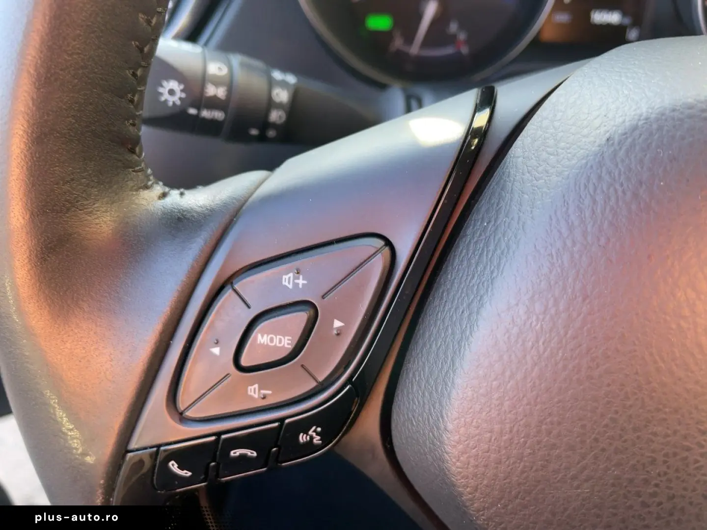 TOYOTA C-HR 1.8 Team D ACC LED Navi SHZ 2xKlima Kam. LM