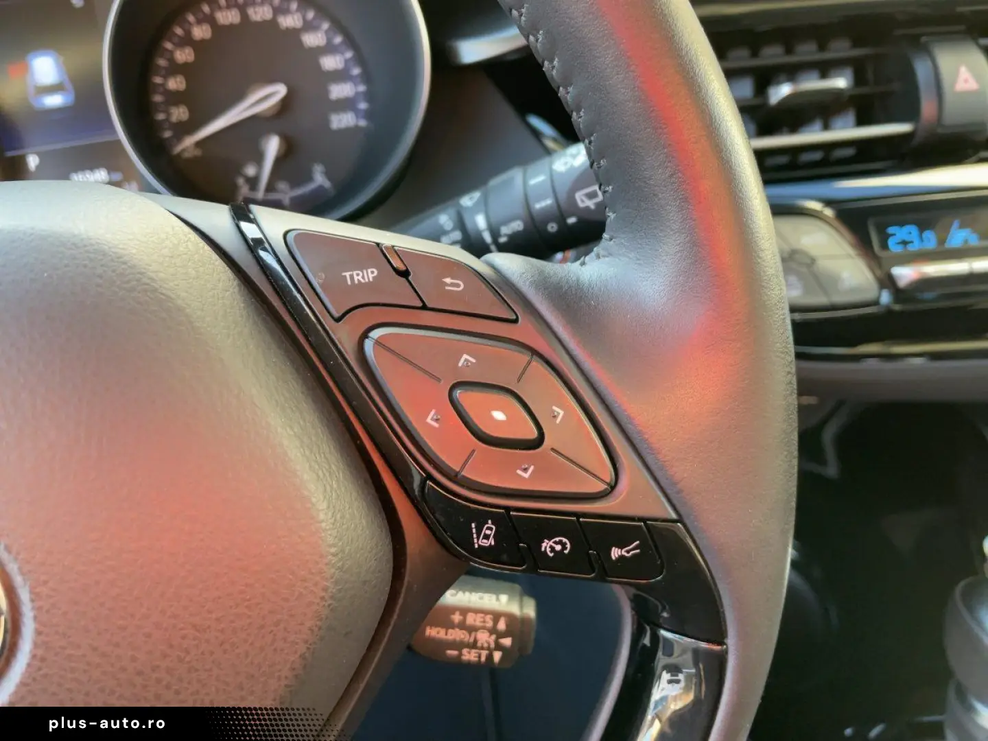 TOYOTA C-HR 1.8 Team D ACC LED Navi SHZ 2xKlima Kam. LM