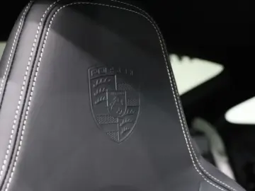 PORSCHE 911 Carrera GTS T-Hybrid 18W PASM Sitzbe HD-LED