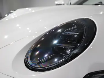PORSCHE 911 Carrera GTS T-Hybrid 18W PASM Sitzbe HD-LED