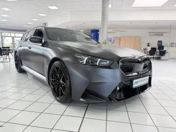 BMW M5 Touring Ultimate-Paket PANO HUD B&W ACC 360