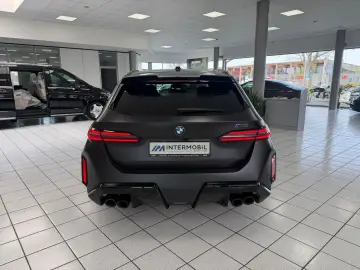 BMW M5 Touring Ultimate-Paket PANO HUD B&W ACC 360