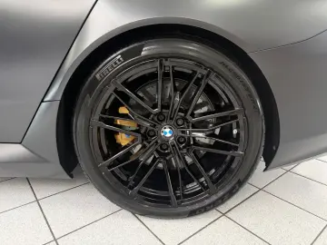 BMW M5 Touring Ultimate-Paket PANO HUD B&W ACC 360