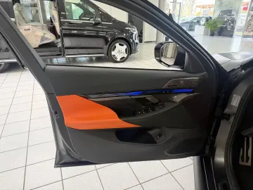 BMW M5 Touring Ultimate-Paket PANO HUD B&W ACC 360