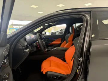 BMW M5 Touring Ultimate-Paket PANO HUD B&W ACC 360