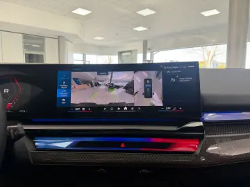 BMW M5 Touring Ultimate-Paket PANO HUD B&W ACC 360