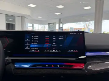 BMW M5 Touring Ultimate-Paket PANO HUD B&W ACC 360