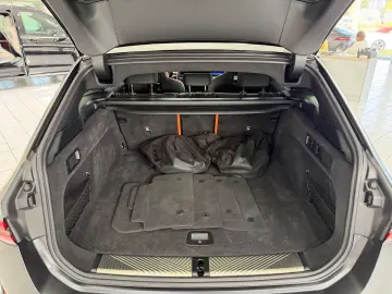 BMW M5 Touring Ultimate-Paket PANO HUD B&W ACC 360