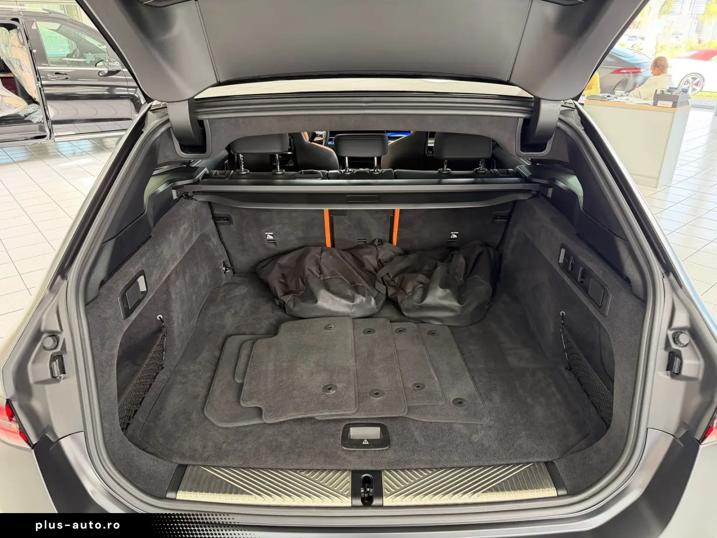 BMW M5 Touring Ultimate-Paket PANO HUD B&W ACC 360