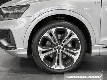 AUDI Q8 SUV 50 TDI S-LINE LUFT STANDH. RAUTEN PANO.