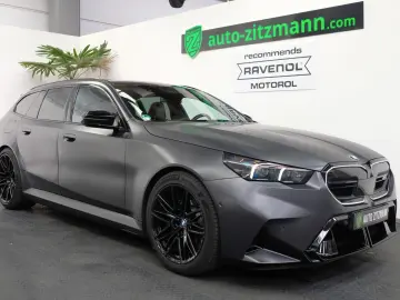 BMW M5 Touring CARBON GLOW B&W DRIVER MATT AHK
