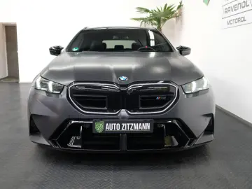 BMW M5 Touring CARBON GLOW B&W DRIVER MATT AHK