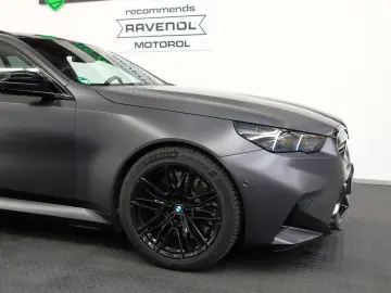BMW M5 Touring CARBON GLOW B&W DRIVER MATT AHK