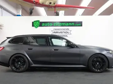 BMW M5 Touring CARBON GLOW B&W DRIVER MATT AHK