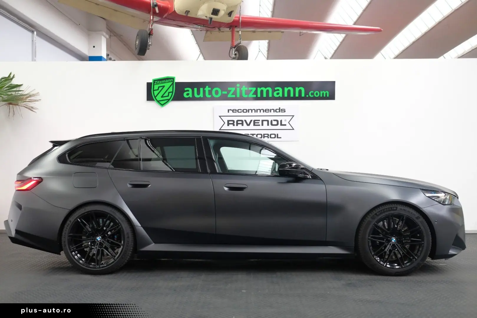 BMW M5 Touring CARBON GLOW B&W DRIVER MATT AHK