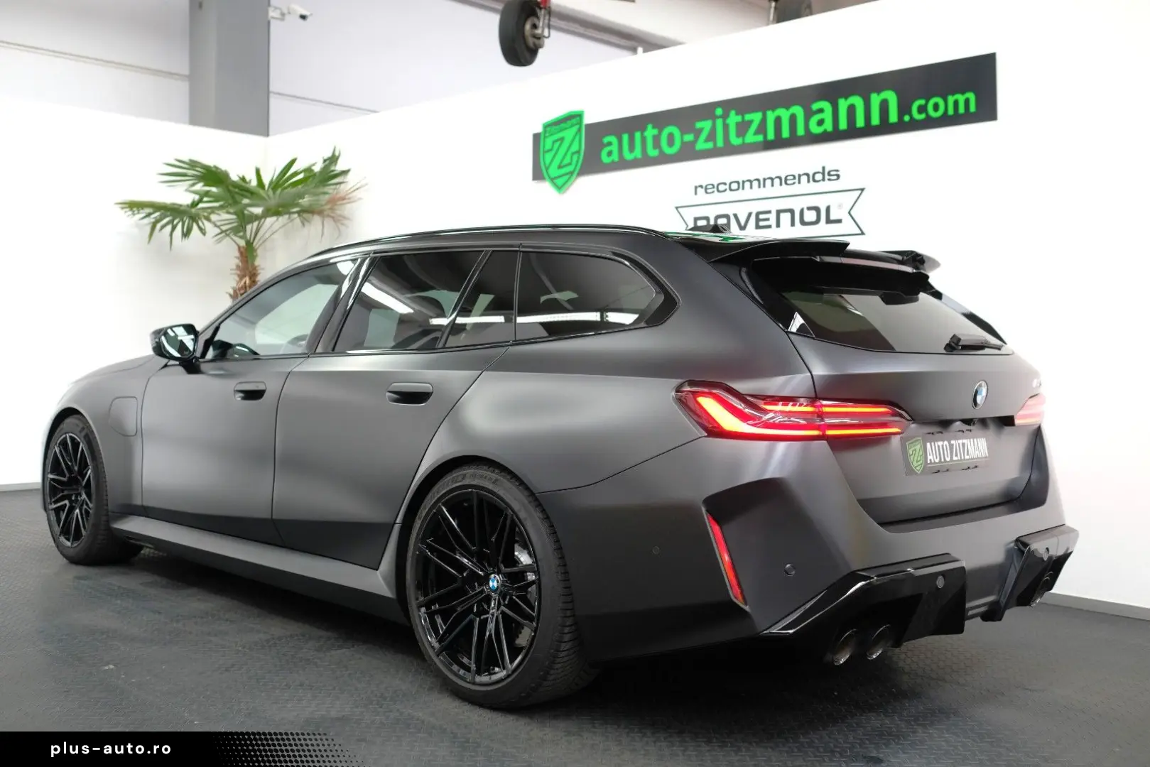 BMW M5 Touring CARBON GLOW B&W DRIVER MATT AHK