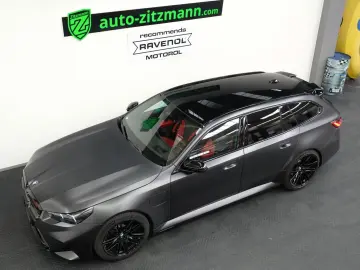 BMW M5 Touring CARBON GLOW B&W DRIVER MATT AHK