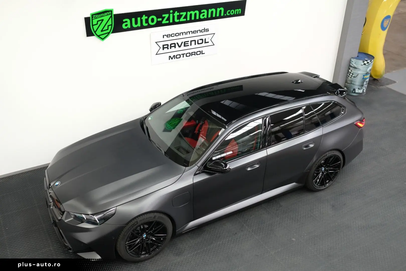 BMW M5 Touring CARBON GLOW B&W DRIVER MATT AHK