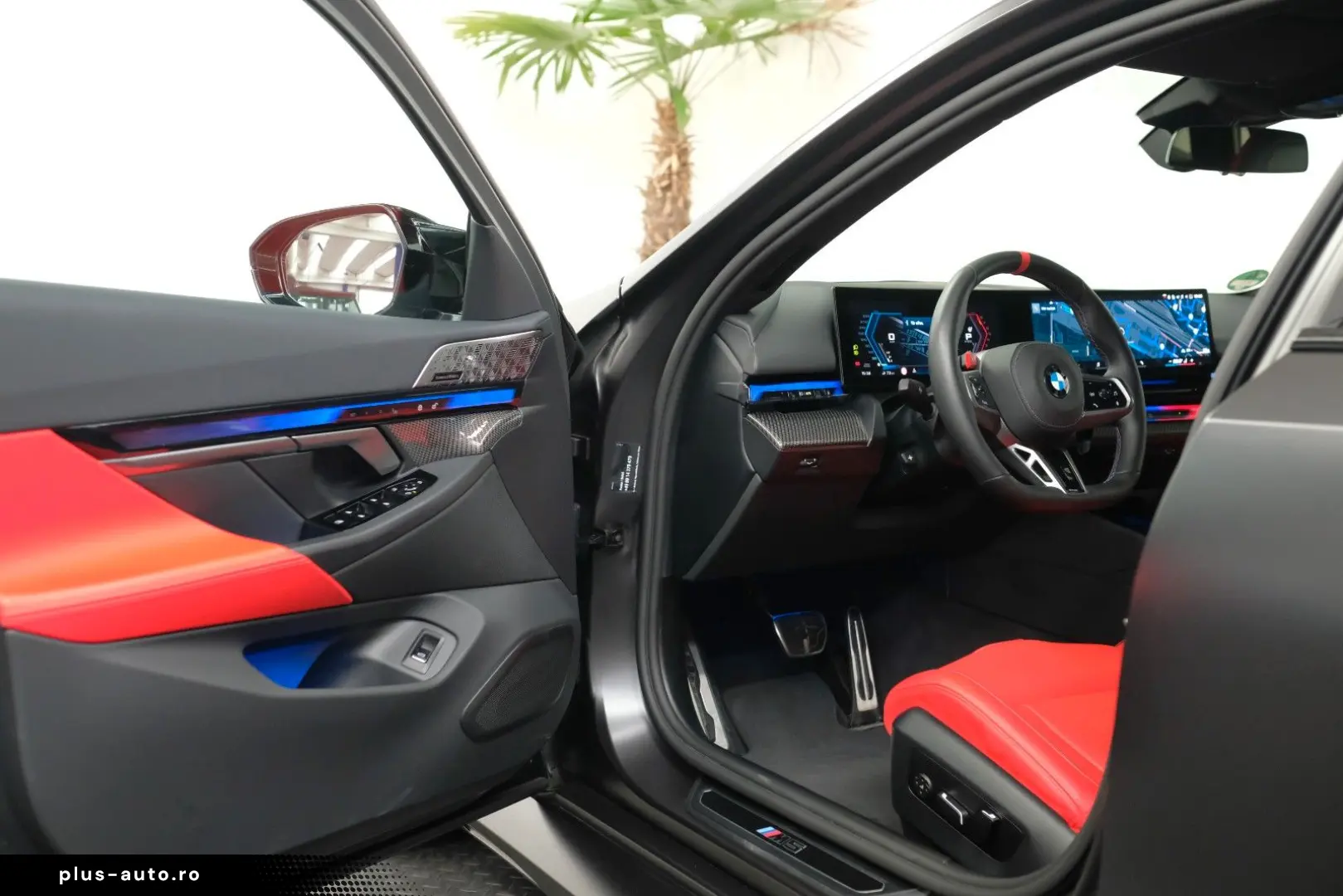 BMW M5 Touring CARBON GLOW B&W DRIVER MATT AHK