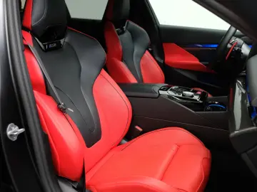 BMW M5 Touring CARBON GLOW B&W DRIVER MATT AHK