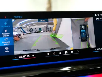 BMW M5 Touring CARBON GLOW B&W DRIVER MATT AHK