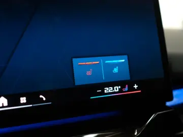 BMW M5 Touring CARBON GLOW B&W DRIVER MATT AHK