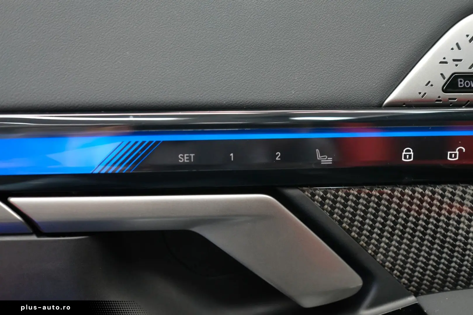 BMW M5 Touring CARBON GLOW B&W DRIVER MATT AHK