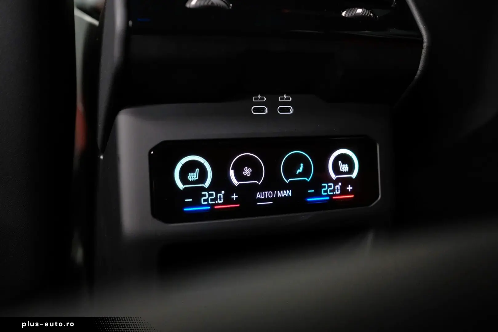 BMW M5 Touring CARBON GLOW B&W DRIVER MATT AHK