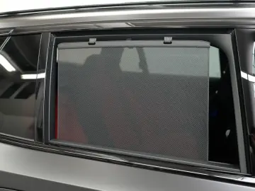 BMW M5 Touring CARBON GLOW B&W DRIVER MATT AHK