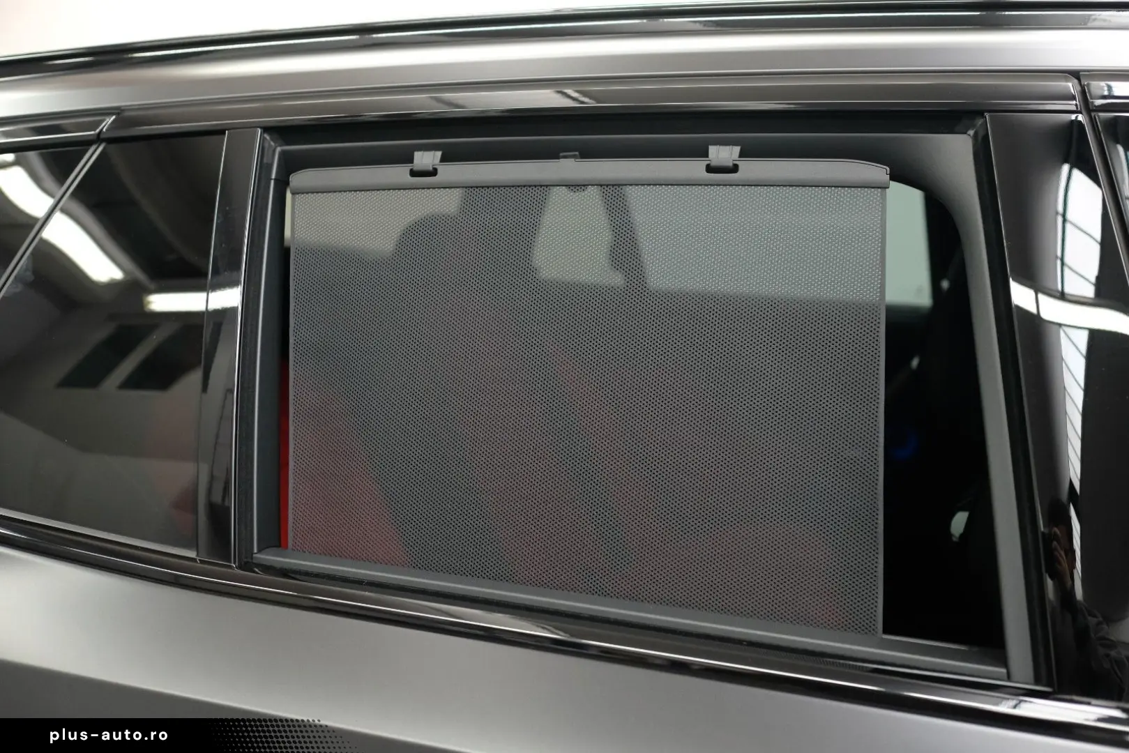 BMW M5 Touring CARBON GLOW B&W DRIVER MATT AHK