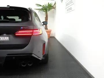 BMW M5 Touring CARBON GLOW B&W DRIVER MATT AHK